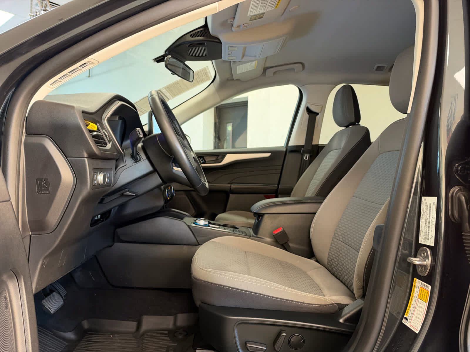 Used 2022 Ford Escape SE w/ Convenience Package FWD image 14