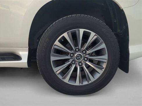Used 2021 Lexus GX 460 Luxury w/ Accessory Package AWD/4WD image 6