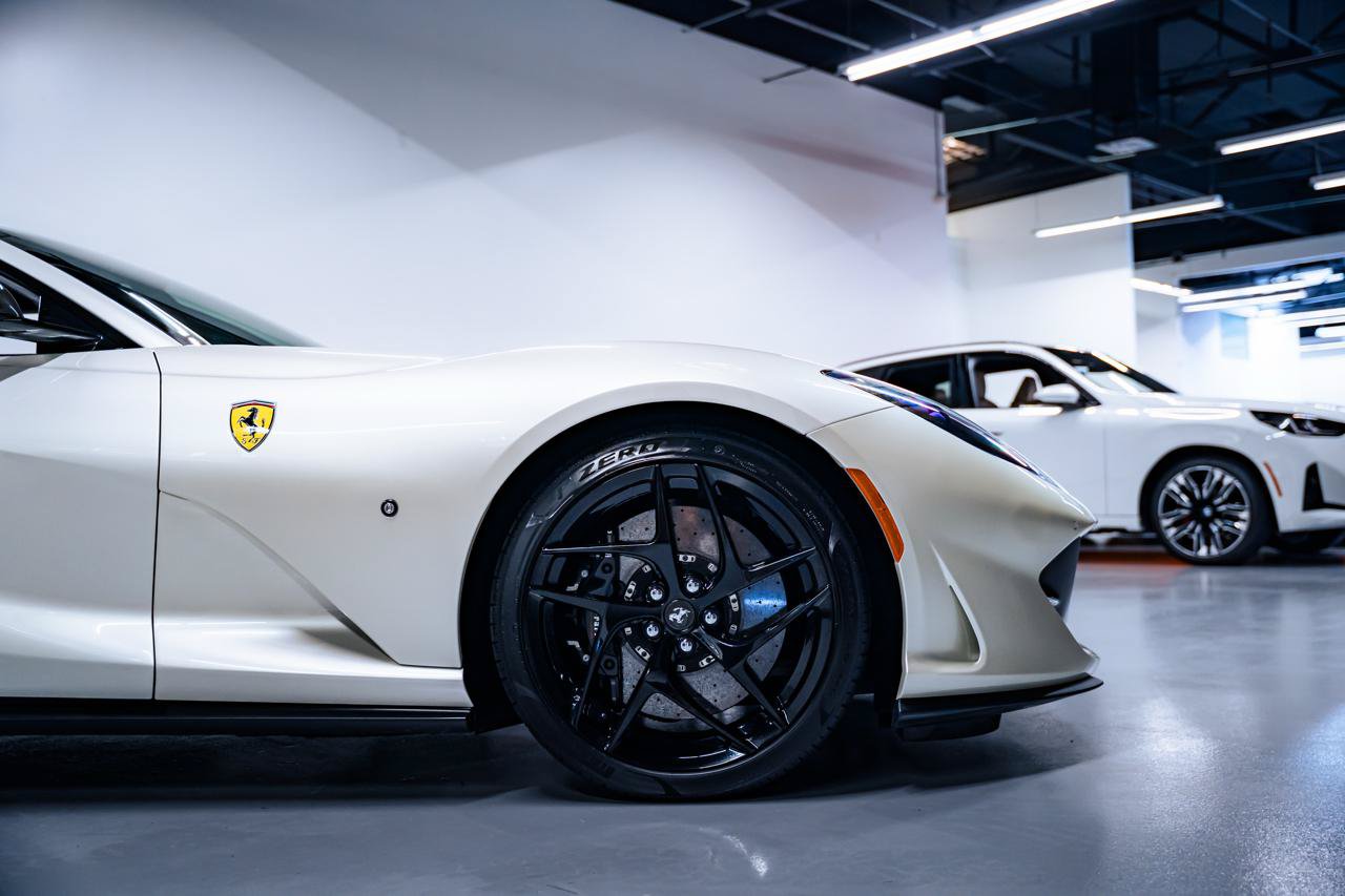 Used 2018 Ferrari 812 Superfast RWD image 12