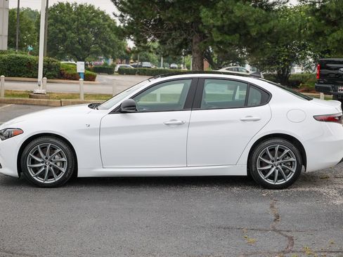 Used 2024 Alfa Romeo Giulia Ti AWD/4WD image 31