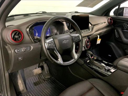 Used 2025 Chevrolet Blazer RS w/ Enhanced Convenience Package AWD/4WD image 14