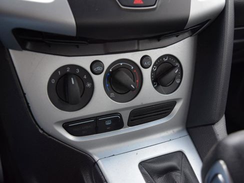 Used 2013 Ford Focus SE image 24