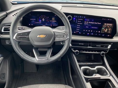 Certified 2024 Chevrolet Traverse LT w/ LPO, Floor Liner Package FWD image 7