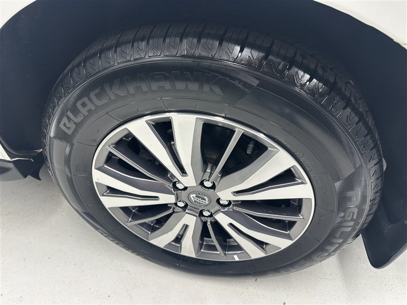 Used 2019 Nissan Pathfinder S AWD/4WD image 18