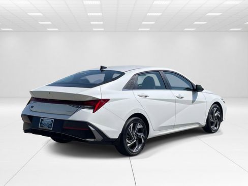 New 2026 Hyundai Elantra Limited image 6