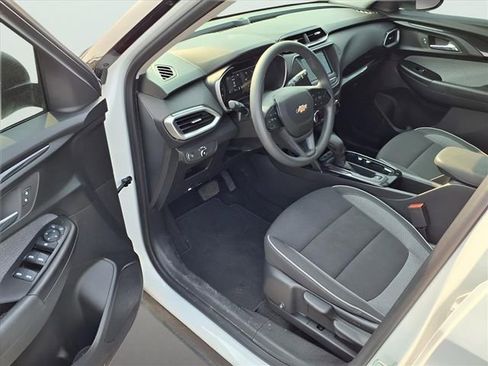 Used 2023 Chevrolet TrailBlazer LS image 12