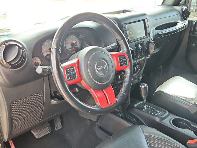 Used 2016 Jeep Wrangler Unlimited Sahara AWD/4WD image 12