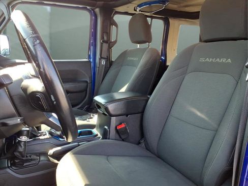 Used 2020 Jeep Wrangler Unlimited Sahara AWD/4WD image 18