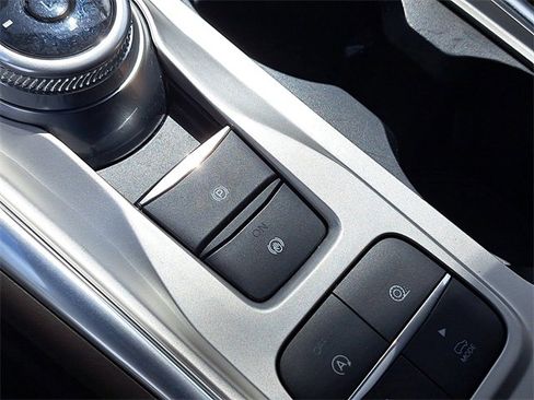 Used 2022 Ford Explorer King Ranch w/ Technology Package image 38