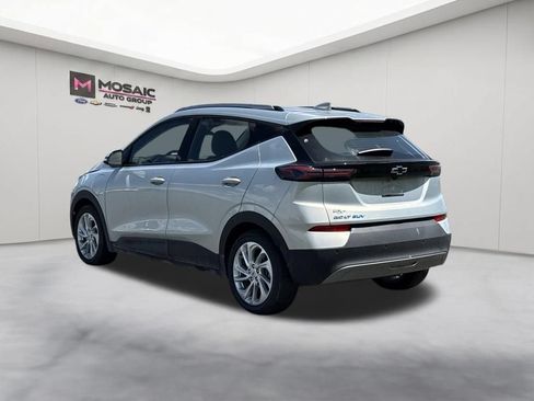 Used 2023 Chevrolet Bolt EUV LT w/ Driver Confidence Package FWD image 7