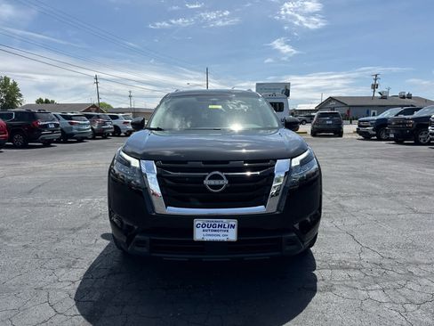 Used 2025 Nissan Pathfinder SV AWD/4WD image 8