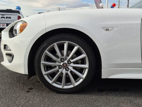 Used 2017 FIAT 124 Spider Lusso RWD image 6