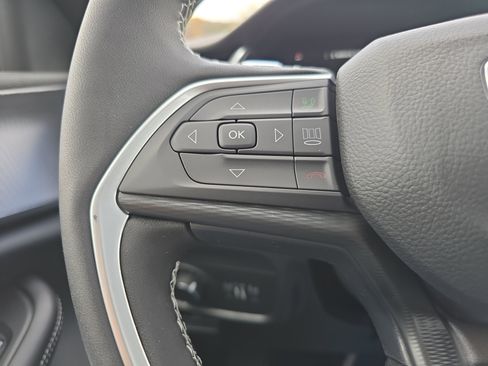 New 2025 Jeep Grand Cherokee Altitude image 21