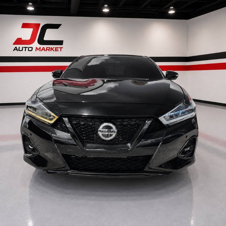 Used 2023 Nissan Maxima SR w/ Sport Mat Group FWD image 8