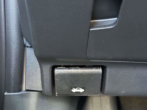 Used 2025 Nissan Kicks S image 30