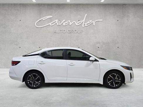 Used 2024 Nissan Sentra SV FWD image 17