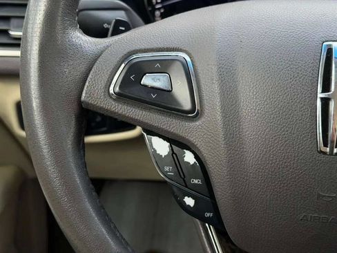 Used 2013 Lincoln MKZ image 15