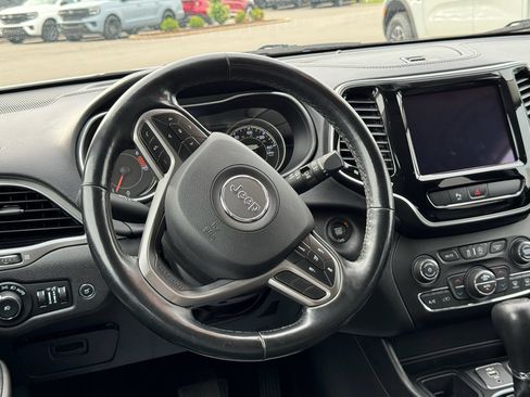 Used 2020 Jeep Cherokee Limited FWD image 23