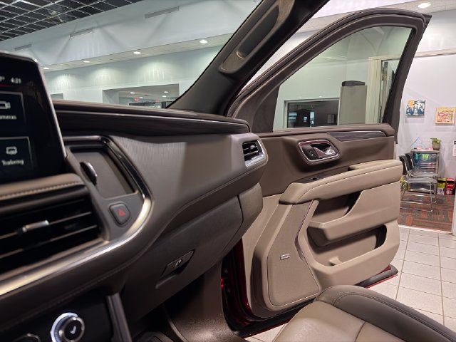 Used 2024 GMC Yukon XL SLT w/ SLT Luxury Package AWD/4WD image 25