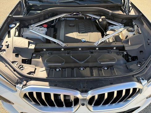 Used 2021 BMW X6 xDrive40i w/ M Sport Package AWD/4WD image 28