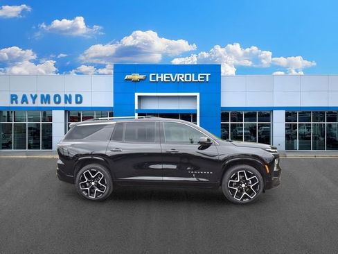 New 2025 Chevrolet Traverse High Country w/ LPO, Floor Liner Package FWD image 2