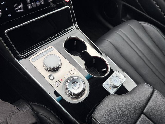Used 2025 Genesis GV80 2.5T Standard AWD/4WD image 18