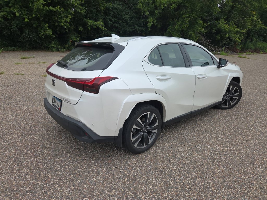 Used 2024 Lexus UX 250h AWD w/ Premium Package image 21