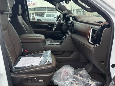 New 2025 GMC Sierra 2500 Denali w/ Denali Reserve Package image 21