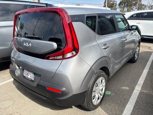 Used 2022 Kia Soul LX FWD image 6