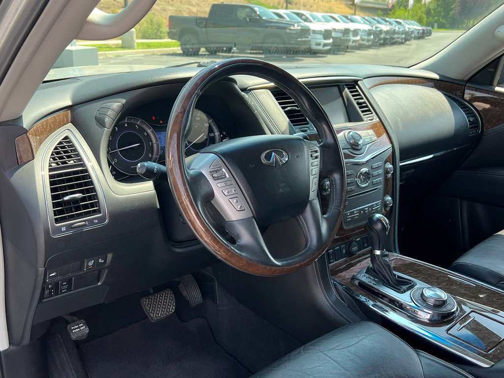 Used 2015 INFINITI QX80 4WD w/ Driver's Assistance Package image 27