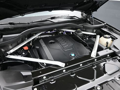 Used 2023 BMW X5 sDrive40i image 9