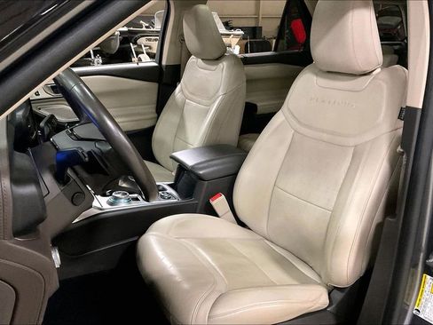 Certified 2021 Ford Explorer Platinum w/ Equipment Group 601A image 24