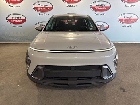 Used 2024 Hyundai Kona SE image 2