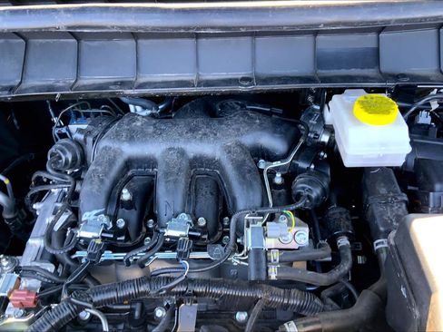 Used 2025 Nissan Pathfinder Rock Creek AWD/4WD image 32