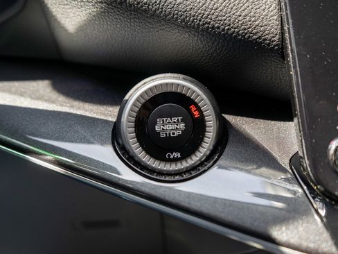 Used 2023 Jeep Wagoneer 4WD w/ Convenience Group I image 23