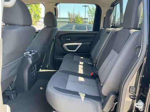 Used 2024 Nissan Titan SV w/ SV Convenience Package RWD image 22