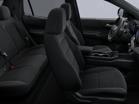 New 2026 Chevrolet Equinox LT w/ Safety and Technology Package FWD image 7
