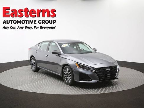 Used 2024 Nissan Altima 2.5 SV FWD image 49