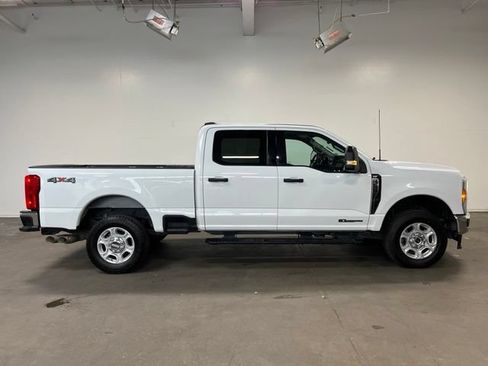 Used 2025 Ford F250 XLT AWD/4WD image 2