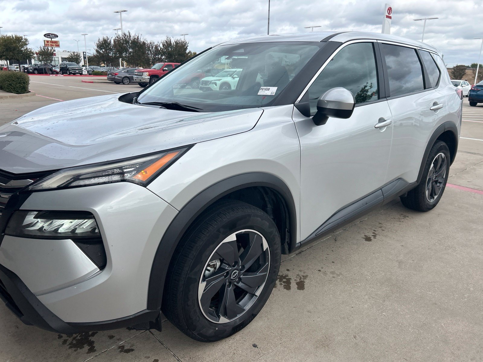 Used 2024 Nissan Rogue SV FWD image 25