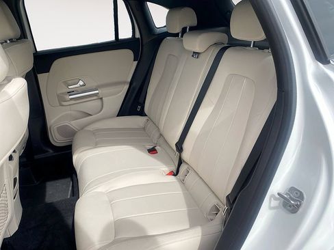 New 2025 Mercedes-Benz GLA 250 image 12