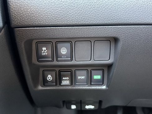 Used 2021 Nissan Rogue Sport SV image 27