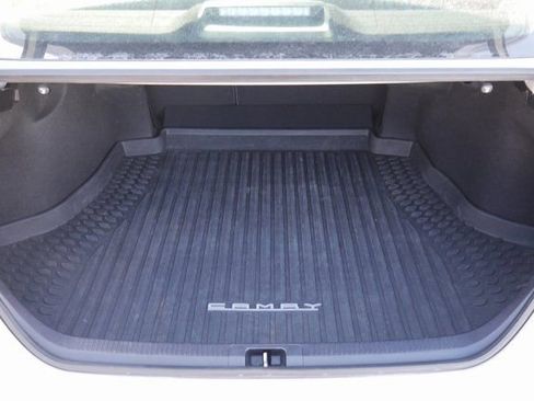 Used 2022 Toyota Camry LE image 7