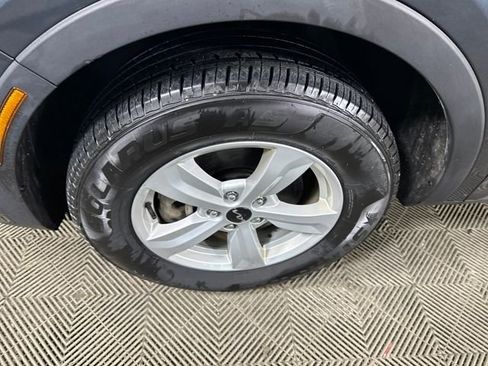 Used 2022 Kia Sorento LX image 10