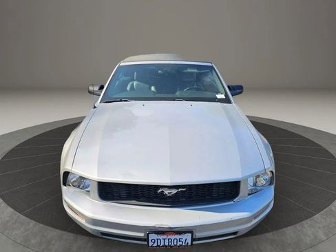 Used 2005 Ford Mustang Deluxe Convertible 2D image 13