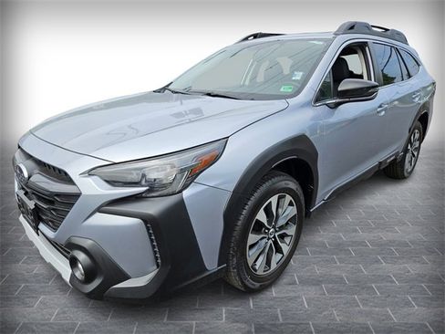 Used 2023 Subaru Outback Limited image 3
