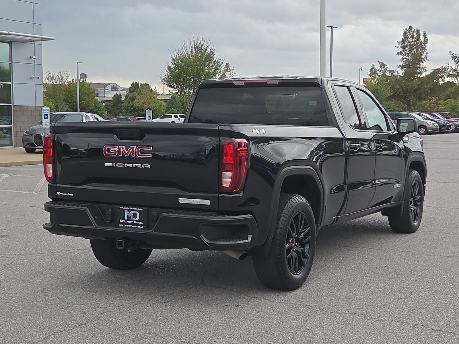 Used 2024 GMC Sierra 1500 Elevation AWD/4WD image 5