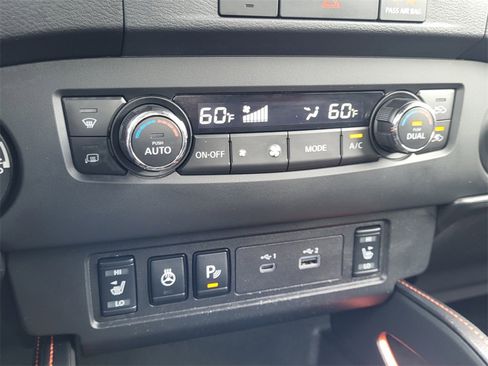 Used 2023 Nissan Frontier PRO-4X w/ Pro-4X Premium Package image 28