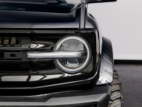 Used 2025 Ford Bronco Outer Banks AWD/4WD image 5