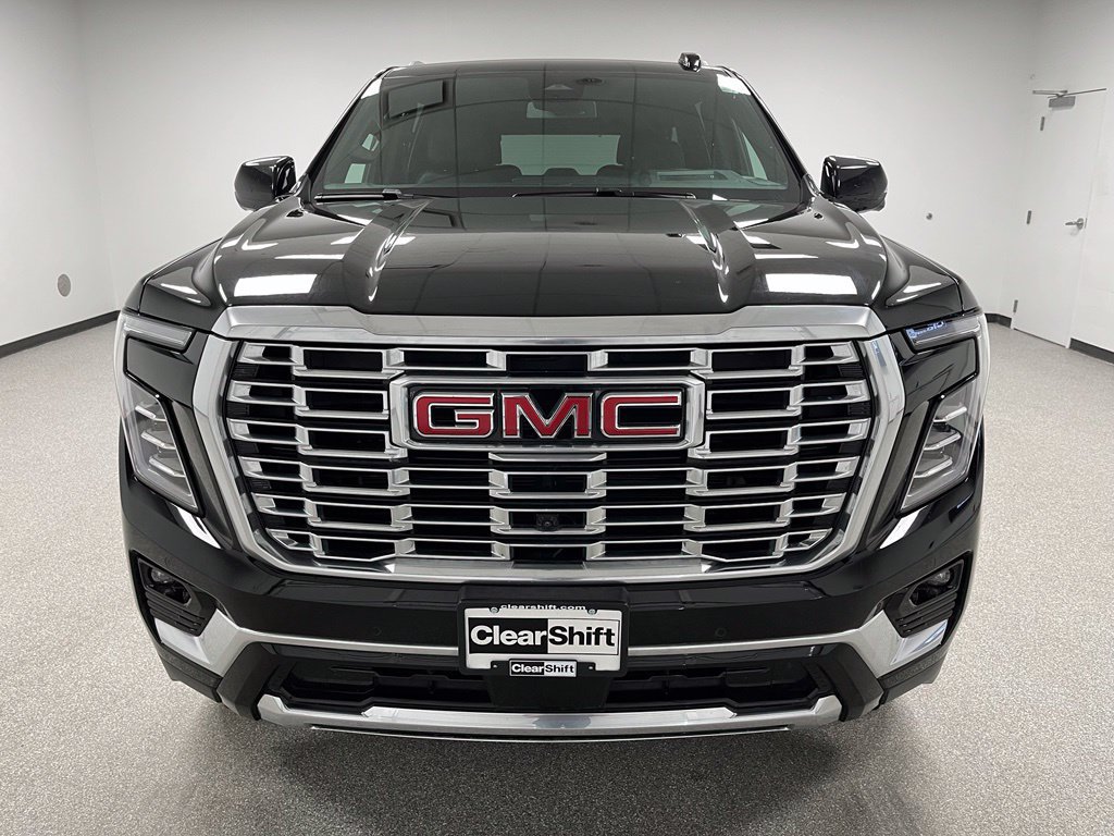 Used 2025 GMC Yukon XL Denali AWD/4WD image 3